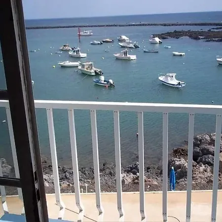 Sleeps 2 Wifi Orzola